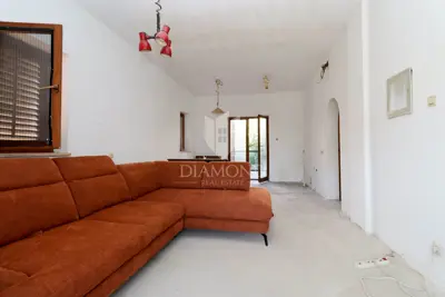 Opportunity! House with yard and garage in a sought-after location in Pula! - 4