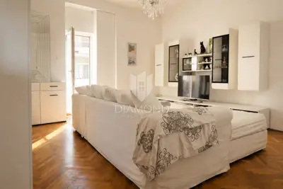 Zagreb, Črnomerec, 73 m², trosoban stan s terasom i parkingom