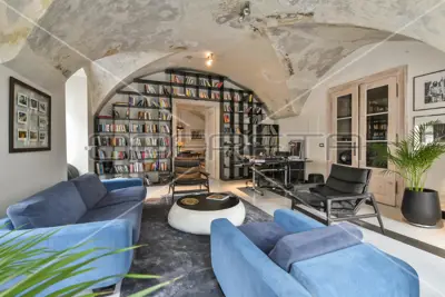 Wohnung zur Miete in Centar, 300 m²