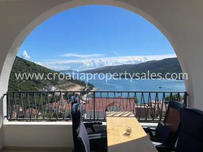 Apartments in Trogir, panoramic sea view and beach nearby - 9