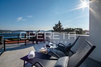 Apartment 82 m², Rogoznica, 2 bedrooms and terrace with sea view - 12