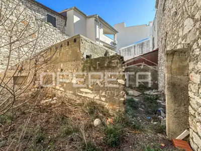 Kuća 78 m², Betina - centar i dvorište 52 m² - 7