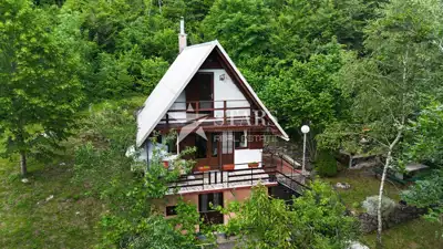 Haus 109 m², Zlobin - ruhige Lage und großer Gartenbereich