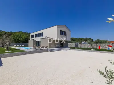 House for sale in Loborika, 242 m² - 2