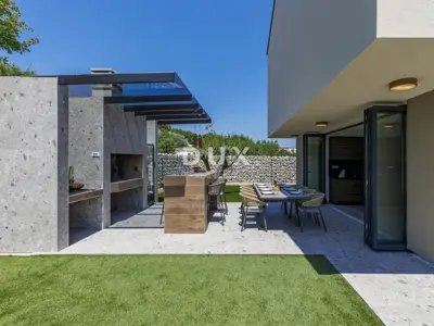 House for sale in Loborika, 242 m² - 9