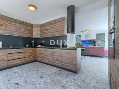 House for sale in Loborika, 242 m² - 14