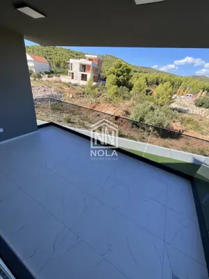 Stan 83 m² u Tribunju, novogradnja i dvije terase