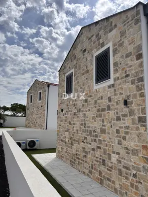 ZADAR, VISOČANE - Mediterranes, elegantes Haus mit Pool in ruhiger Umgebung - 2