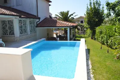 Haus 530 m², Medulin - 100 m vom Meer