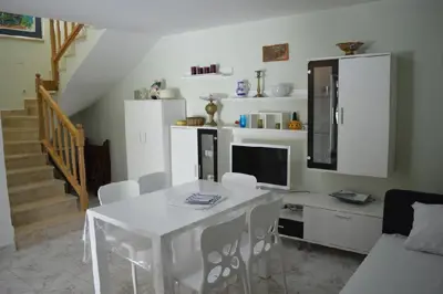 Kuća 530 m², Medulin - 100 m od mora - 9