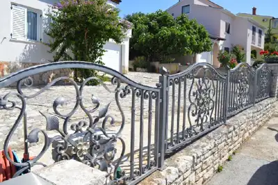 Kuća 530 m², Medulin - 100 m od mora - 2