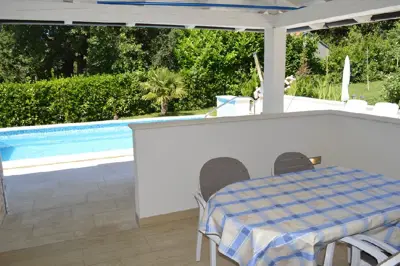 Kuća 530 m², Medulin - 100 m od mora - 12