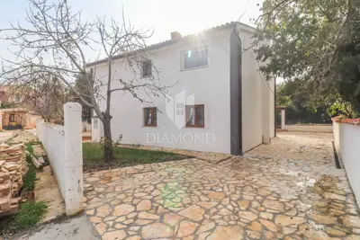 Pula, surroundings, family house with two apartments - 16