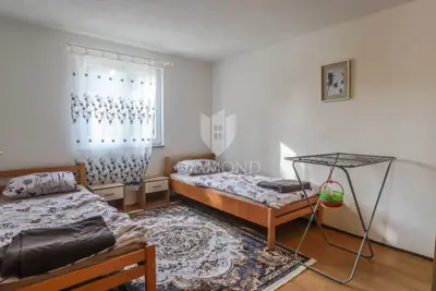 Pula, surroundings, family house with two apartments - 5