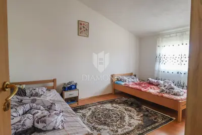 Pula, surroundings, family house with two apartments - 9