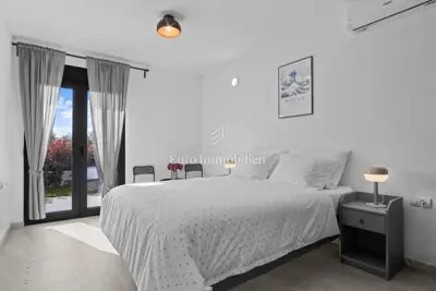Kuća u Poreču, miran kvart i vrt 200 m² - 14