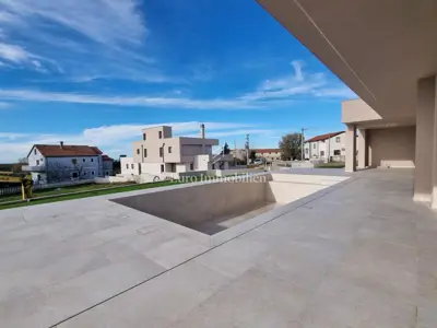 Haus zum Kauf in Poreč, 251 m² - 8