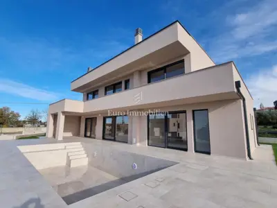Haus zum Kauf in Poreč, 251 m² - 6