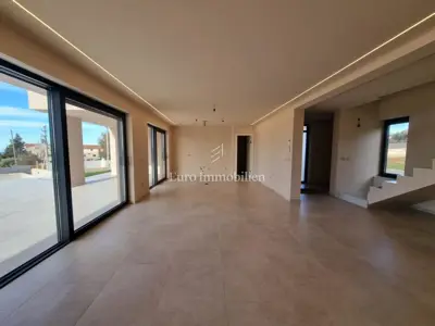 Haus zum Kauf in Poreč, 251 m² - 12