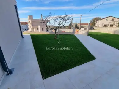 Haus zum Kauf in Poreč, 251 m² - 9