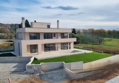 House for sale in Poreč, 251 m²