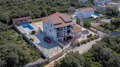 Marina, Vinišće, vila sa bazenom