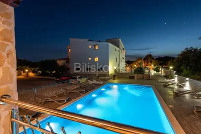 Marina, Vinišće, vila sa bazenom - 9