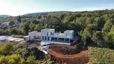 Luksuzna moderna vila 320 m² s bazenom - 10