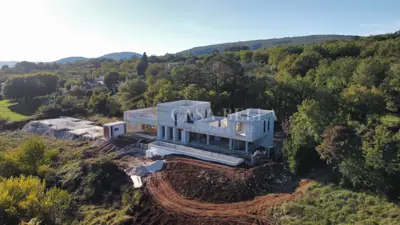 Luksuzna moderna vila 320 m² s bazenom - 11