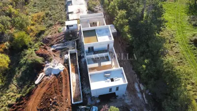 Luksuzna moderna vila 320 m² s bazenom - 8