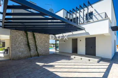 House 538 m², Brtonigla - two luxury villas - 4