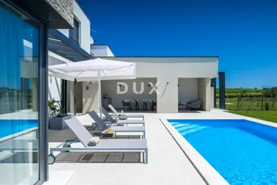 House 538 m², Brtonigla - two luxury villas - 15