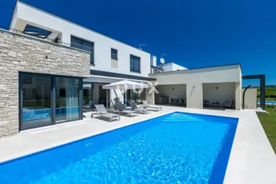 House 538 m², Brtonigla - two luxury villas - 17