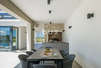 House 538 m², Brtonigla - two luxury villas - 19