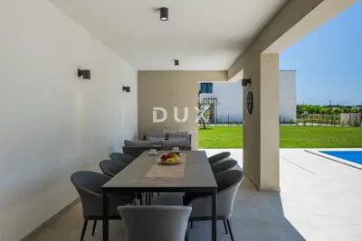 House 538 m², Brtonigla - two luxury villas - 20