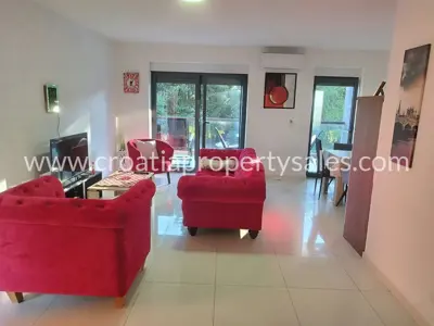 Apartment 57 m², Kaštela - first row by the sea - 2