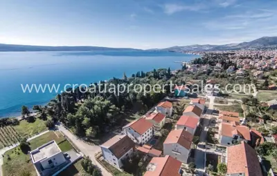 Wohnung 57 m², Kaštela - erste Reihe am Meer