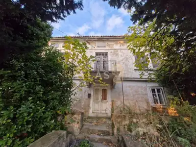 Kamena kuća u Kraljevici, 5 soba i balkon
