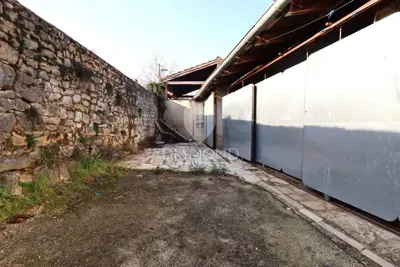 Haus 143 m², Poreč - zwei Wohneinheiten und Hof - 10