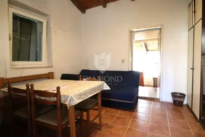 Haus 143 m², Poreč - zwei Wohneinheiten und Hof - 9