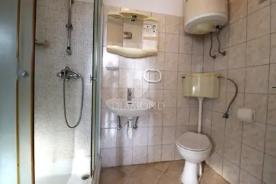 Haus 143 m², Poreč - zwei Wohneinheiten und Hof - 4