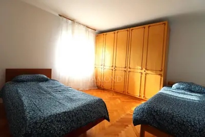 Haus 143 m², Poreč - zwei Wohneinheiten und Hof - 3