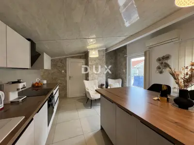 House 380 m², Kastav - 4 apartments and commercial space - 17