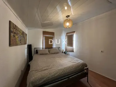 House 380 m², Kastav - 4 apartments and commercial space - 18