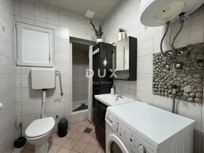 House 380 m², Kastav - 4 apartments and commercial space - 9