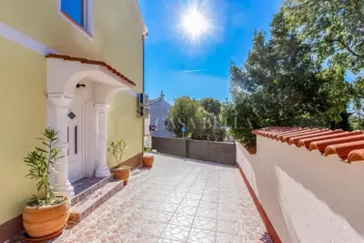 CRIKVENICA, DRAMALJ - Haus neueren Baujahrs mit Pool und Meerblick - 2
