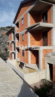 Wohngebäude 602 m², Senj - 6 Wohnungen und Meerblick - 2