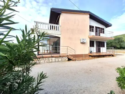 Haus 250 m², Punat - Pool und 700 m² Gartenfläche - 9