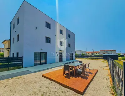 Houses 270 m², Umag center - 6 bedrooms - 2