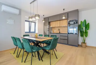 Houses 270 m², Umag center - 6 bedrooms - 4